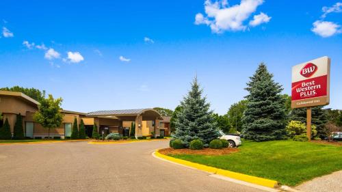 Best Western PLUS Guildwood Inn - Hotel - Sarnia