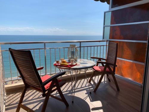 Apartamento con vistas al mar primera linea de playa del Postiguet