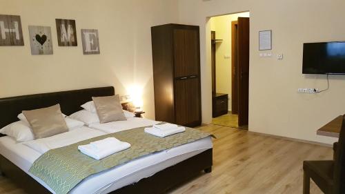 Gellény Lux Apartman - image 8