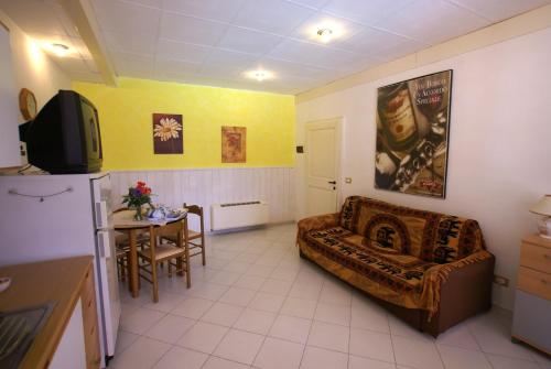 Two-Bedroom Apartment image 4