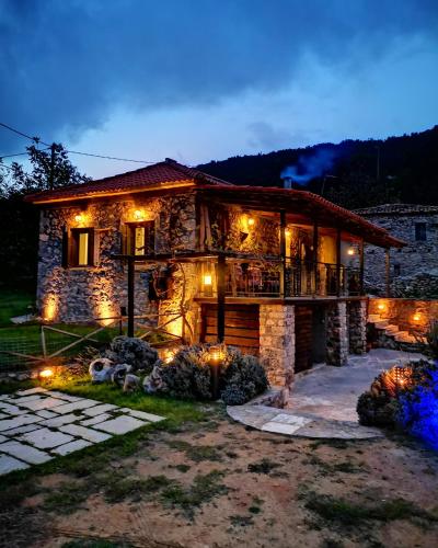  Green's House in Poliána