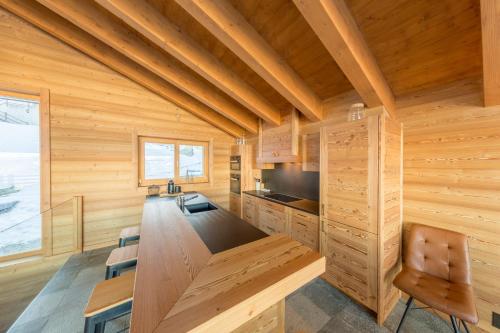 Kitchen, Oak Tree Chalet - on the ski slope - luxury! in Bleusy