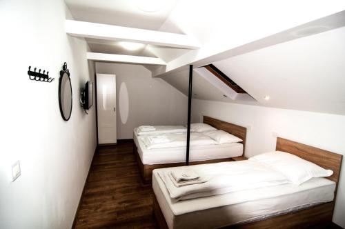  Zimmer Frei in 34000 Požega