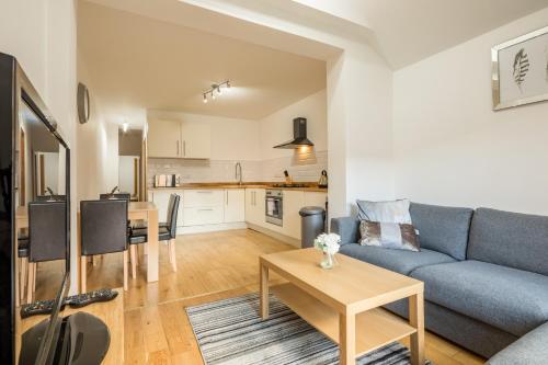 Koala And Tree - Hills Road 2 Bed Apt - Cambridge, , Cambridgeshire