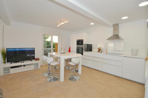 Apartment with Terrace image 10