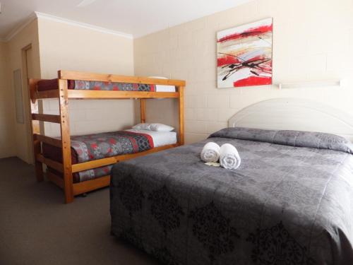 Nagambie Caravan Park & Motel Stop at Nagambie Caravan Park & Motel to discover the wonders of Nagambie. The property offers a high standard of service and amenities to suit the individual needs of all travelers. Service-minded st