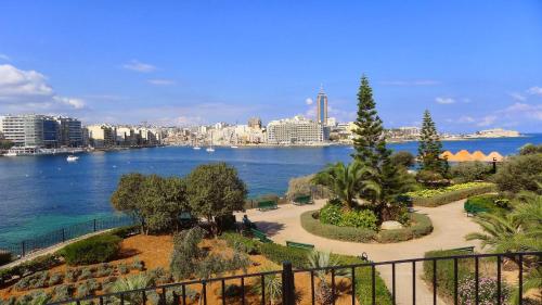 Luxury Apartment Prime Location in St Julians - image 2