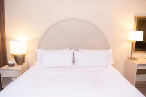 170065090 Holiday Inn Express Monterrey Galerias-San Jeronimo by IHG