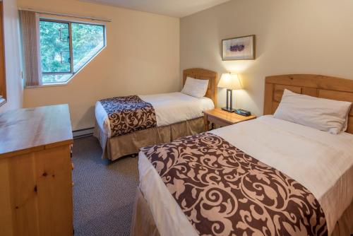 Three-Bedroom Townhome (Unit 26) image 7