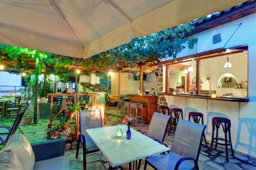 House Katia in Kalamos (Argalasti)