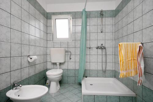 Apartment Njivice 5427b - image 2