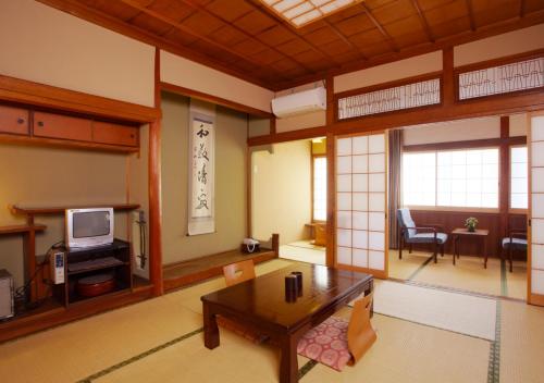 Unzen Iwaki Ryokan Unzen Iwaki Ryokan is perfectly located for both business and leisure guests in Nagasaki. The hotel offers a high standard of service and amenities to suit the individual needs of all travelers. To be