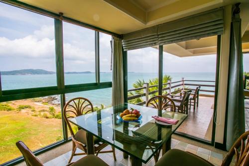 Rayong Resort Hotel in Rayong Beach