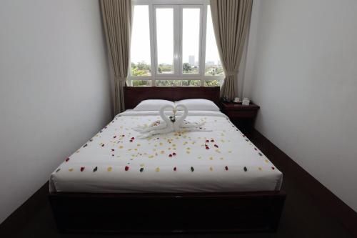 Standard Double Room image 3
