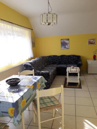 Tislerics Apartman - image 7