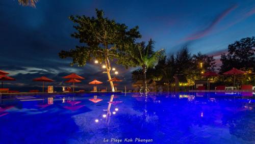 A Hotelcom La Plage Resort Beach Club Hotel Baan Tai