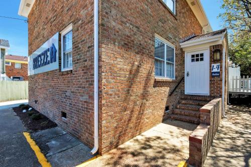 Bay Breeze Compass Suite (1 bed/1 bath condo with cabanas fire pits and pier) - image 3