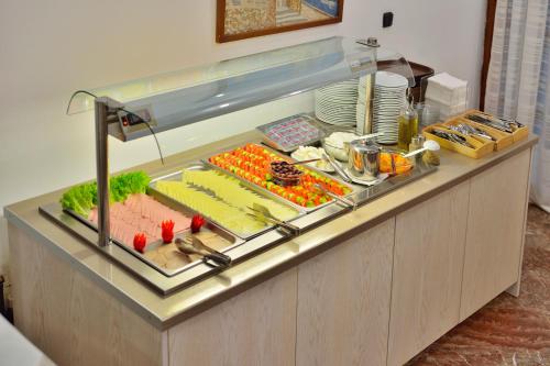 Elena Beach Hotel - image 3