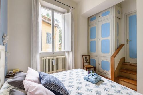 Enchanting Alcove in Florence Ponte Vecchio, Florence