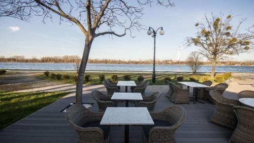 River Lodge - image 4