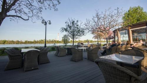 River Lodge - image 14