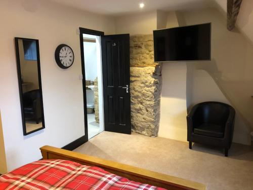 The White Hart - image 7
