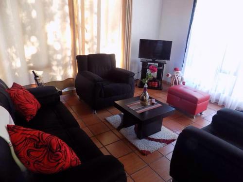 Cabanas Refugio del cerro in Llano Alarcon-Aquitania