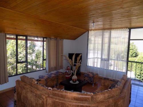 Cabanas Refugio del cerro in Llano Alarcon-Aquitania