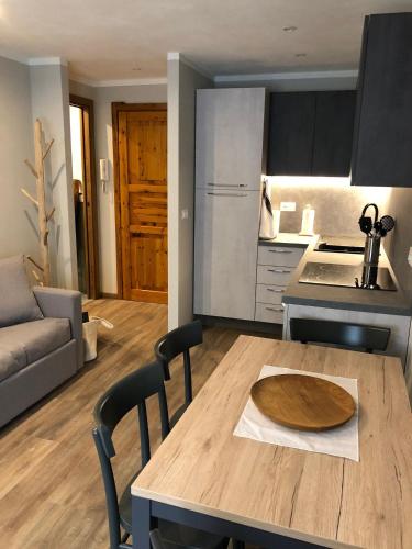 廚房, PETITE MAISON a 50 passi dalla funivia !!! in 庫馬耶市中心