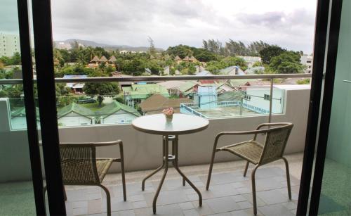 room detail thumbnail 1