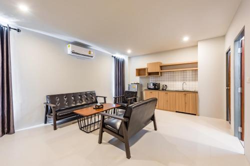 Phuket Marine Poshtel - SHA Plus