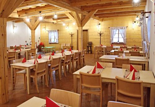 Penzion a restaurace Grunt in 拉伊諾確維察