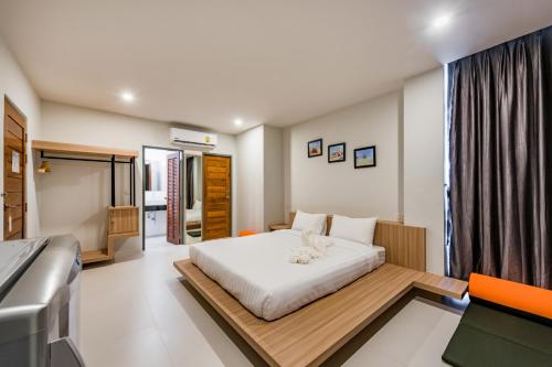 Phuket Marine Poshtel - SHA Plus