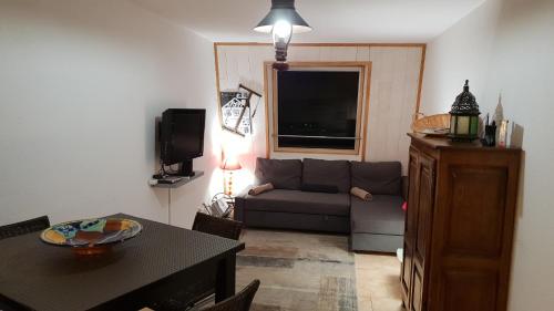 Studio with Mountain View