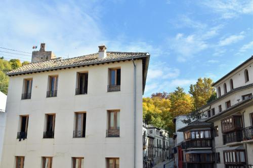 Urban Suites Granada - image 5