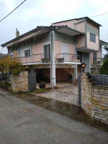  home by the river in Tríkala