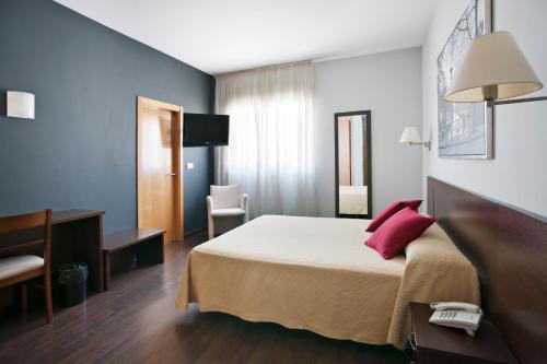 Hostal T4 - Paracuellos de Jarama