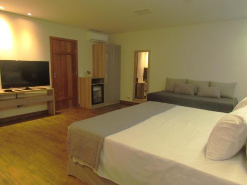 1 king bed, 1 twin bed