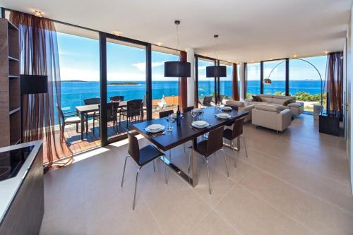 Golden Rays Luxury Villas & Apartments - image 6