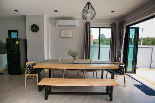 Aonang nine poolvilla Set in a prime location of Krabi, Aonang nine poolvilla puts everything the city has to offer just outside your doorstep. The property features a wide range of facilities to make your stay a pleasant 