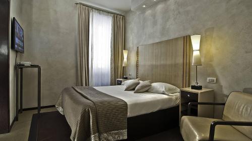 Intown Luxury House - image 6