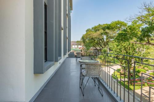 บริการและสิ่งอำนวยความสะดวก, โรงแรมบางกอกโอเอซิส (Bangkok Oasis Hotel) near วัดเจ้าอาม