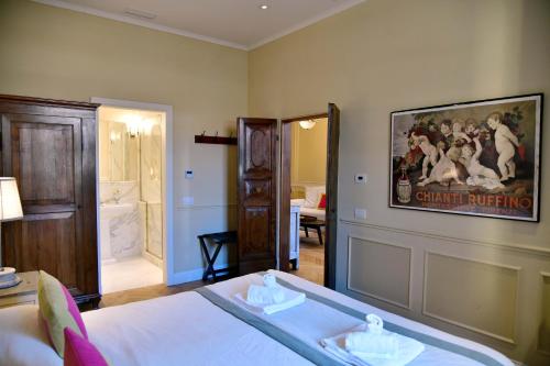 La Croce d'Oro Santa Croce Suite Apartments Room Type - Two-Bedroom Deluxe Apartment