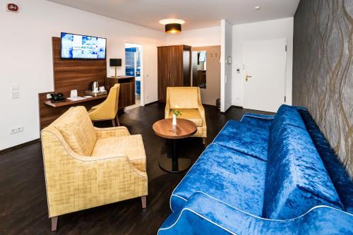 Best Western Plus Royal Suites - image 12
