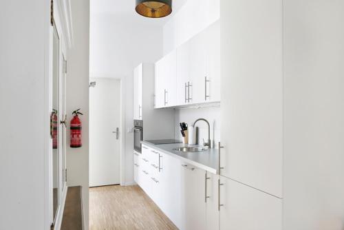 SC 01 by ROCKCHAIR Apartments l SUPERHOST Status l 2 Bedrooms Boxspringbeds Balcony Elevator - Cozy Family & Business Flair welcomes you!, Berlin (Foto 3)