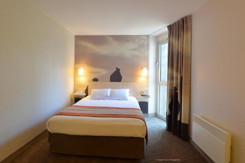 1 double bed, 1 twin bed