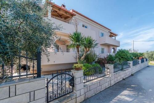  Apartment in Ždrelac with sea view, terrace, air conditioning, Wi-Fi (4560-2) in Ždrelac