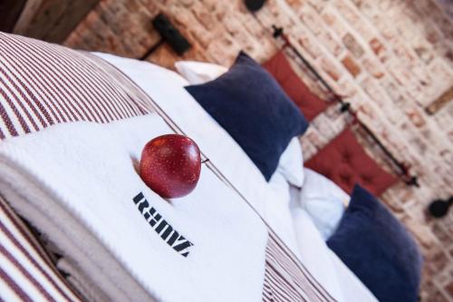 Ruumz Bed & Rest