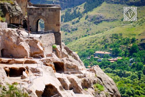Vardzia Resort