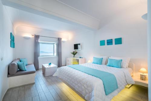Aerino Villa Room Type - Deluxe Double Room with Sea View